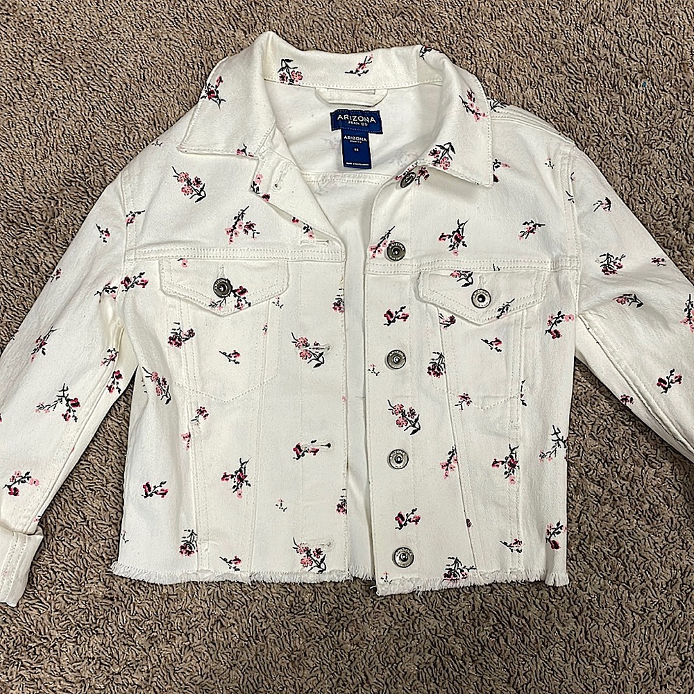 Like new floral jean jacket!